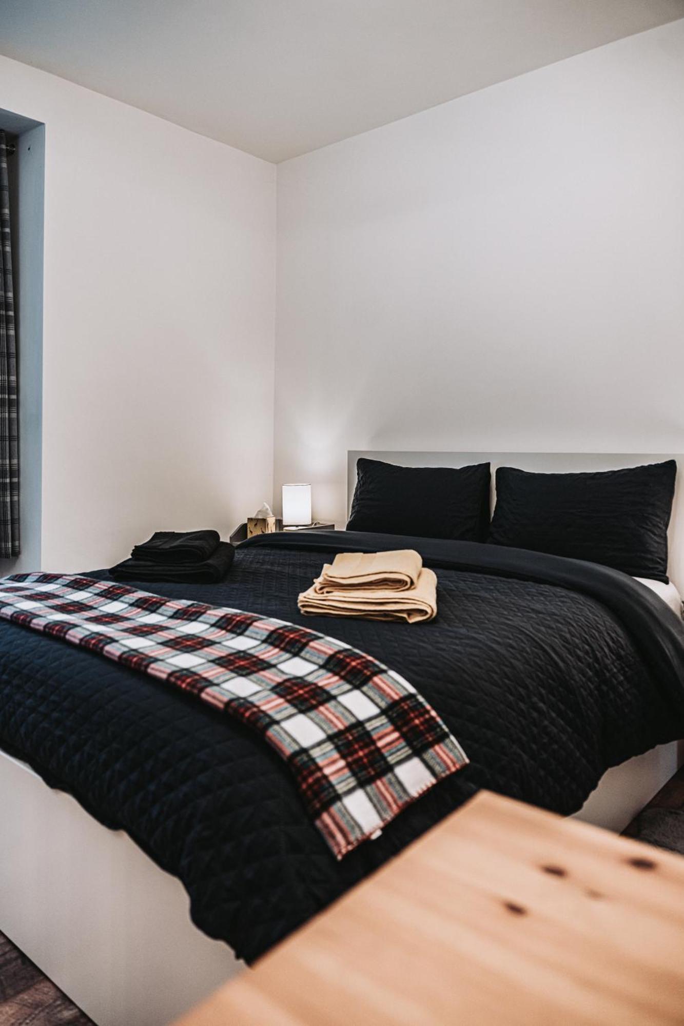 Large Bedroom, Close To Airport And Centre Edimburgo