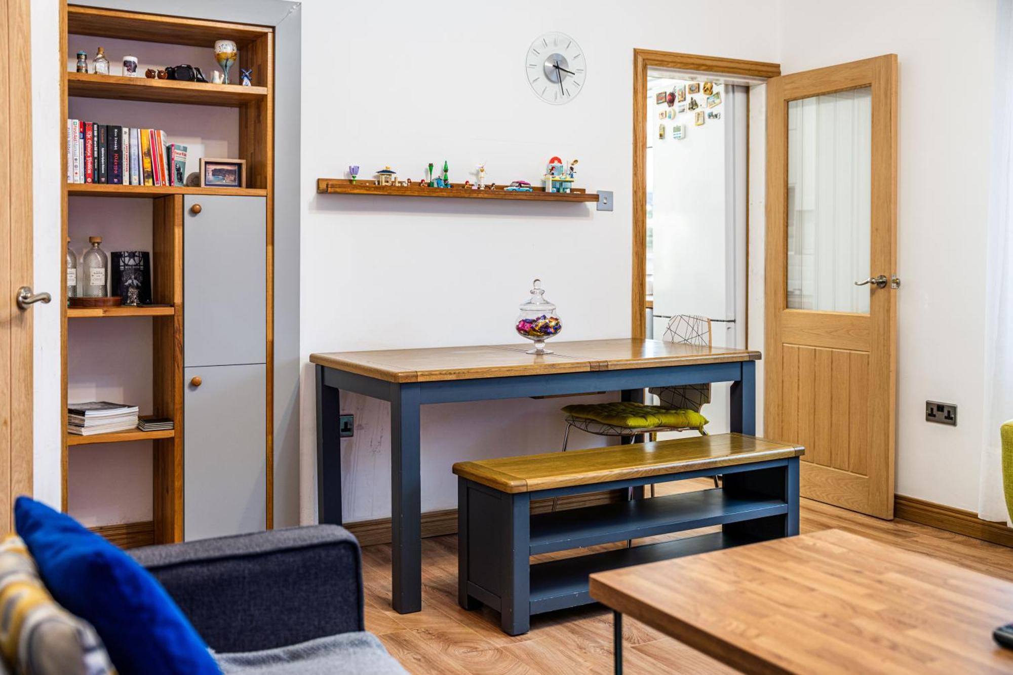 Large Bedroom, Close To Airport And Centre * Edimburgo