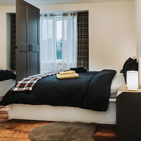 Large Bedroom, Close To Airport And City Centre Edinburgh Exterior photo